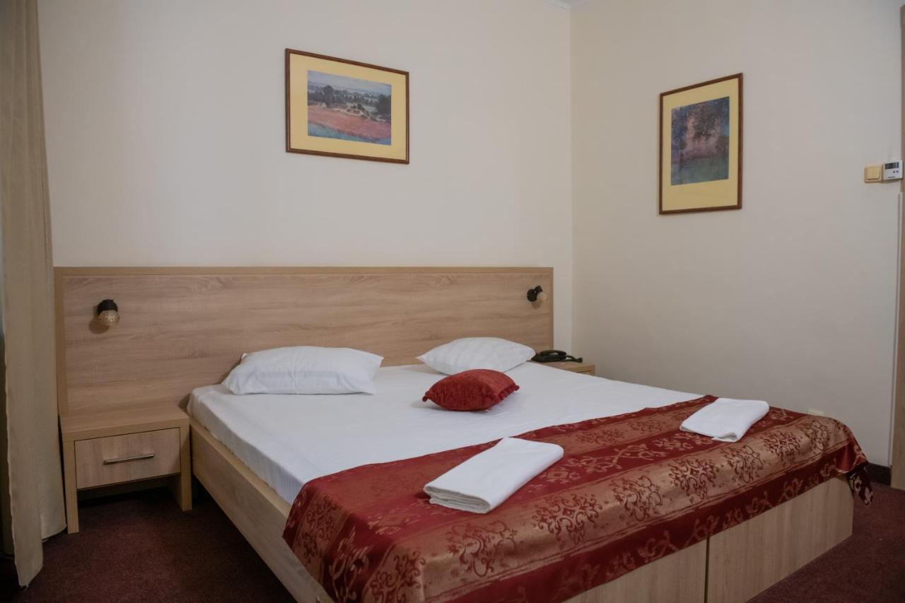 Hotel Panoramic Ramnicu Valcea Luaran gambar